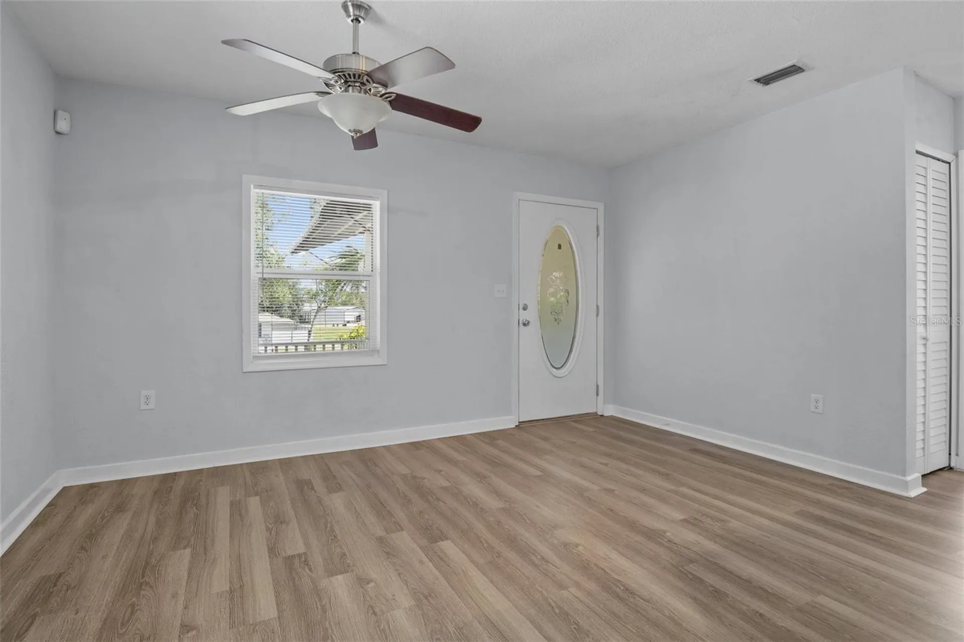 205 W Maple Street Davenport FL 33837
