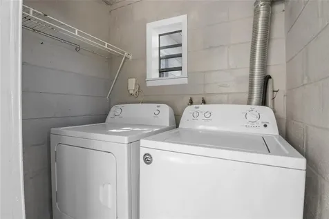 205 W Maple Street Davenport FL 33837