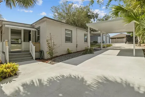 205 W Maple Street Davenport FL 33837