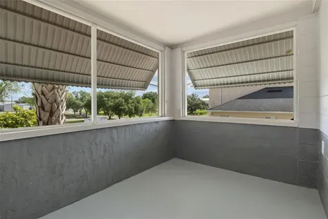 205 W Maple Street Davenport FL 33837