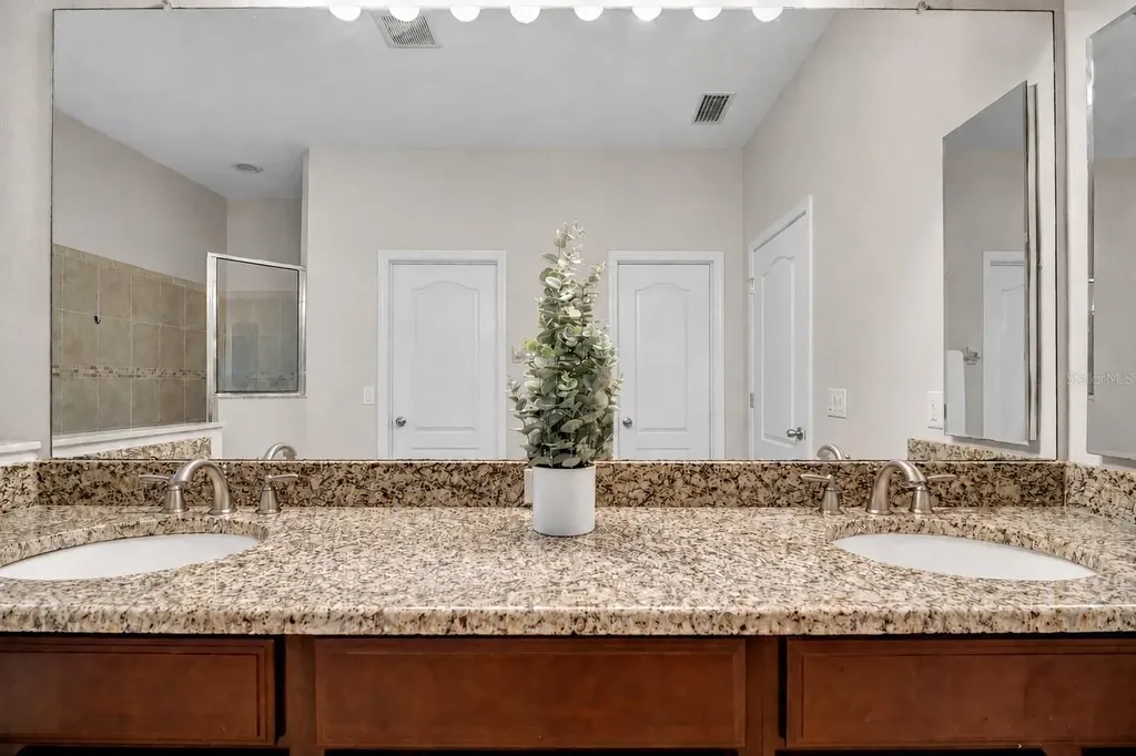8013 Hampton Glen Drive Tampa FL 33647