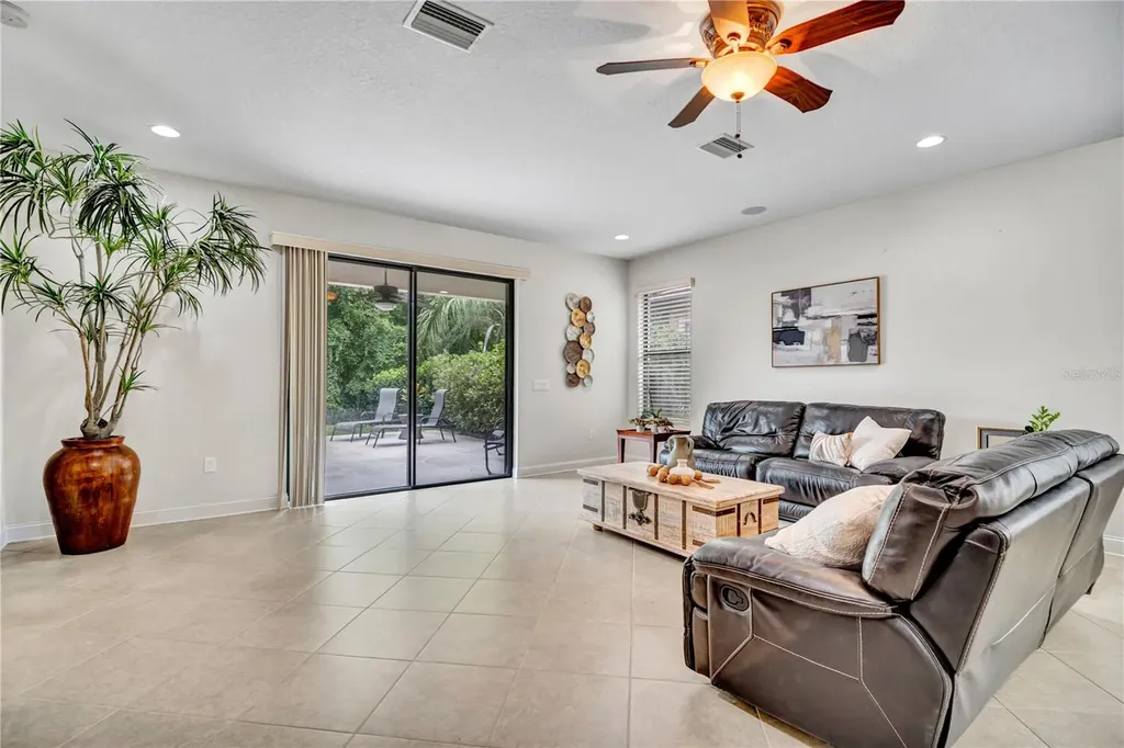 8013 Hampton Glen Drive Tampa FL 33647
