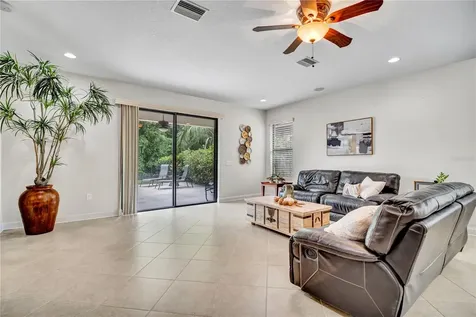 8013 Hampton Glen Drive Tampa FL 33647