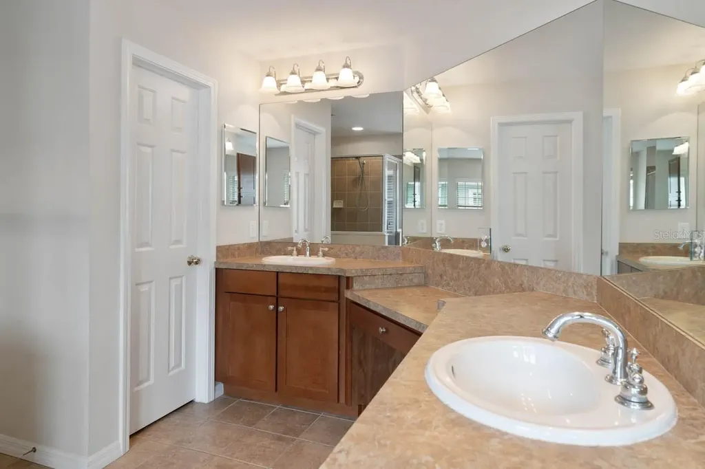 16126 Bridgecrossing Drive Lithia FL 33547