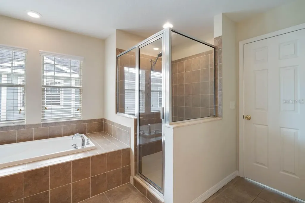 16126 Bridgecrossing Drive Lithia FL 33547