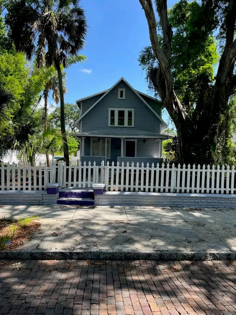 823 10th Avenue S St Petersburg FL 33701