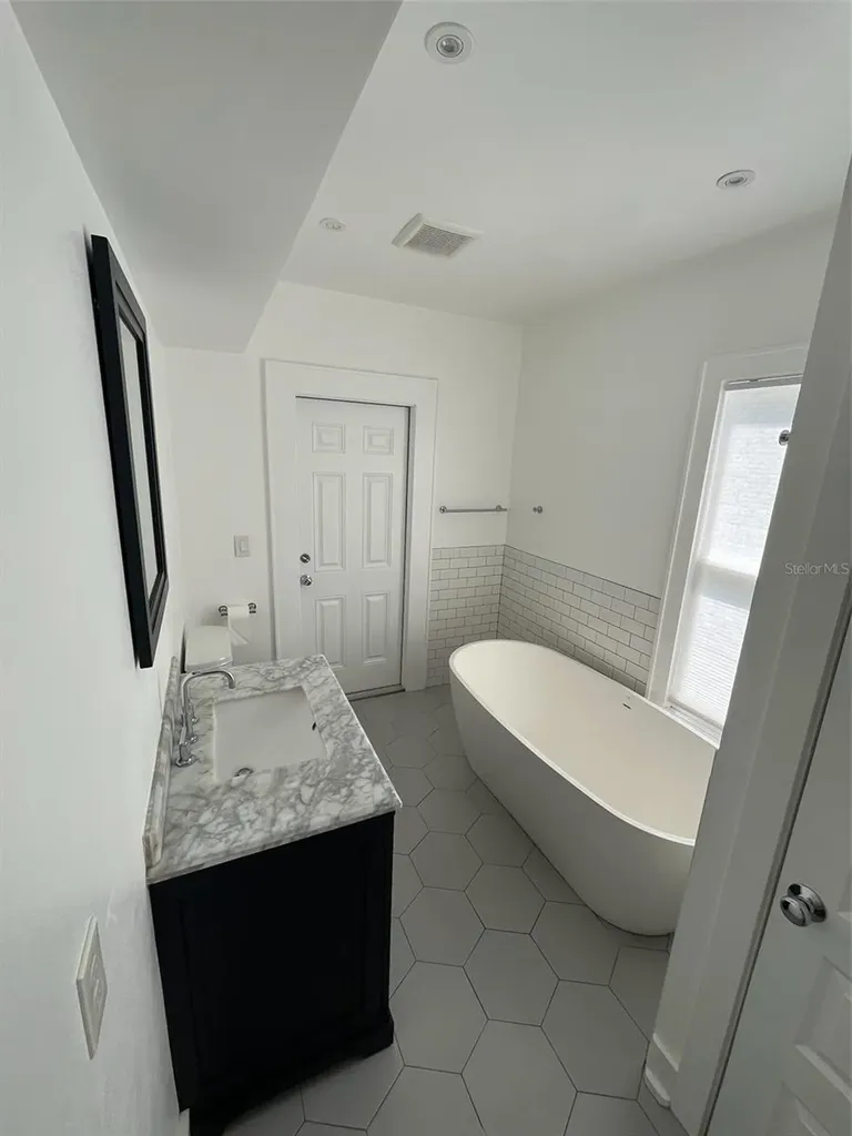 823 10th Avenue S St Petersburg FL 33701