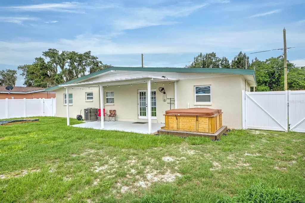 2326 Cleveland Road Sebring FL 33870