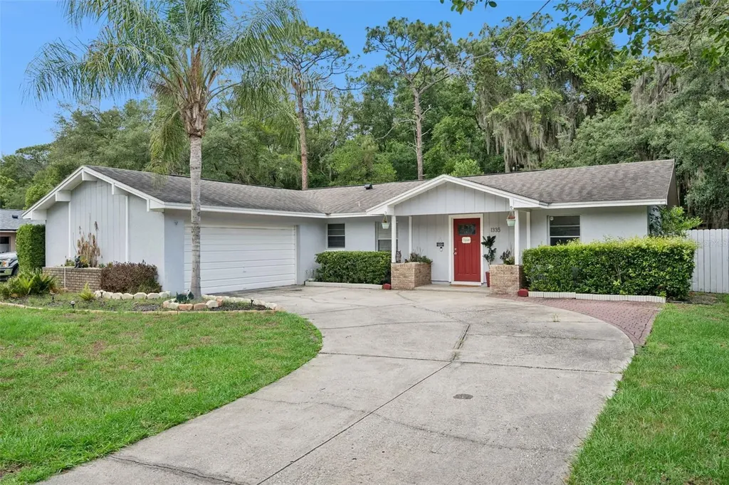 1335 Yvonne Street Apopka FL 32712
