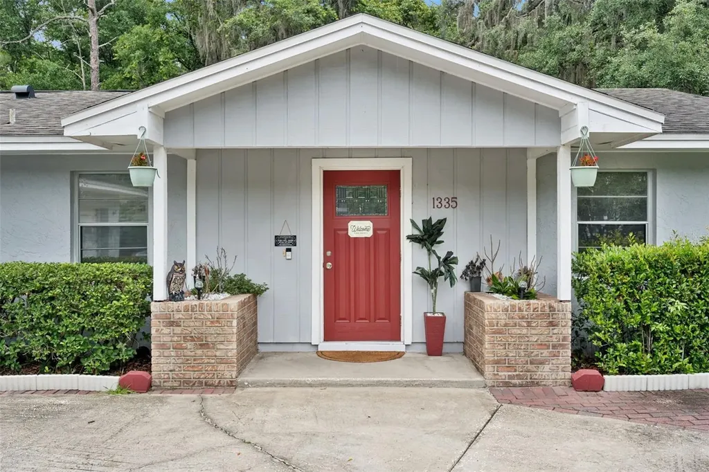 1335 Yvonne Street Apopka FL 32712