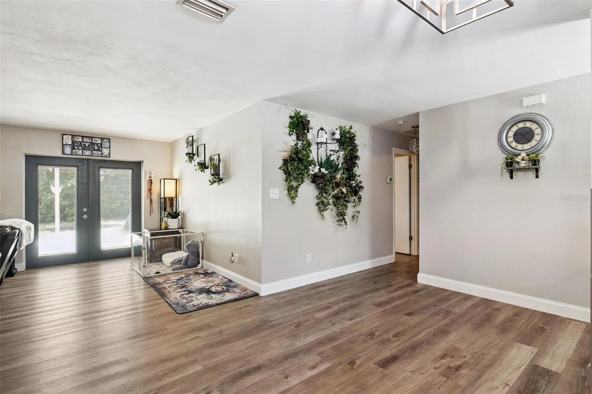 1335 Yvonne Street Apopka FL 32712