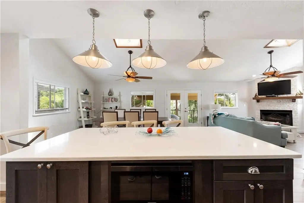 17601 1st Street E Redington Shores FL 33708