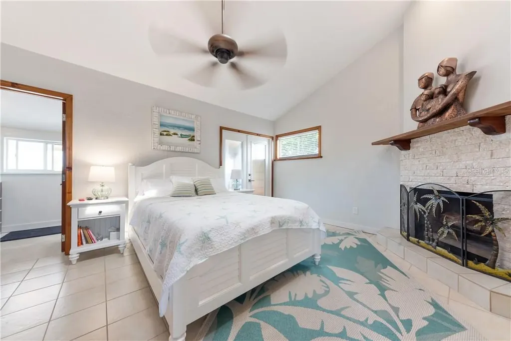 17601 1st Street E Redington Shores FL 33708