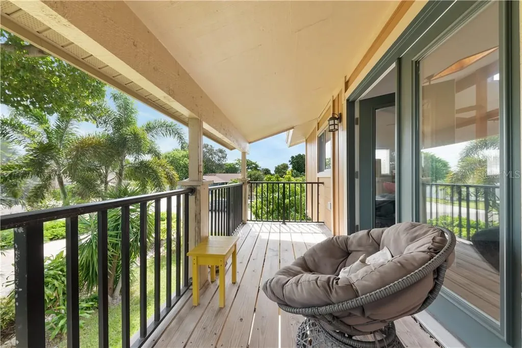 17601 1st Street E Redington Shores FL 33708