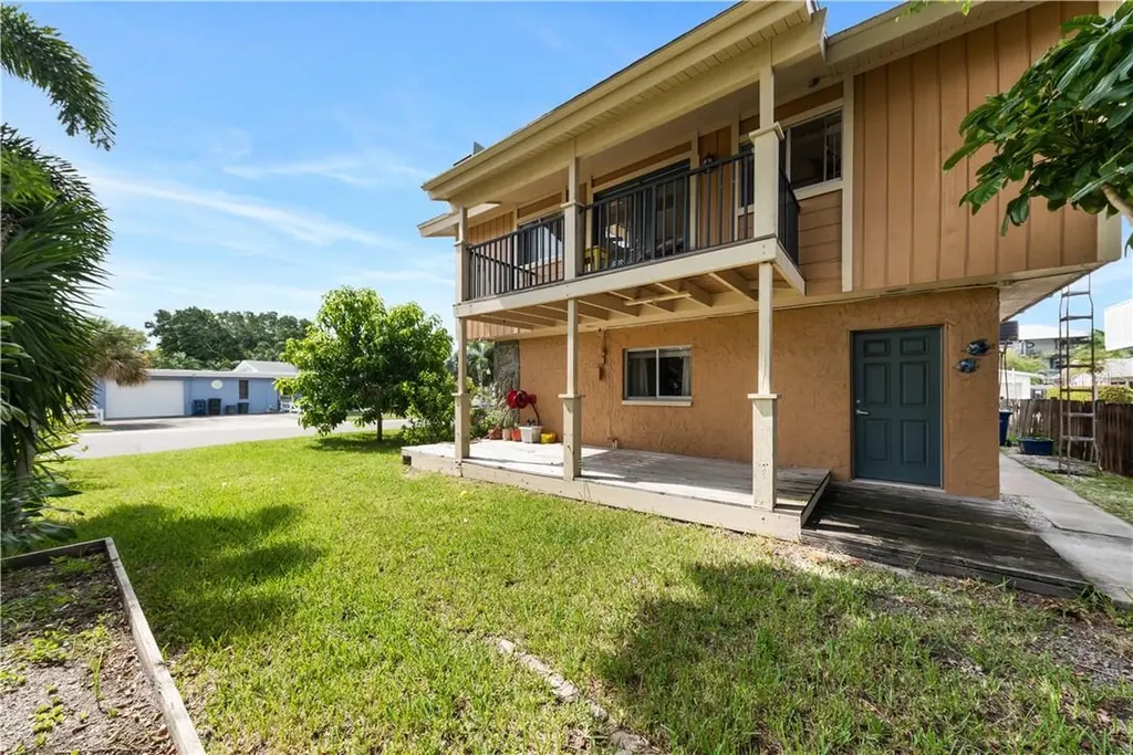 17601 1st Street E Redington Shores FL 33708