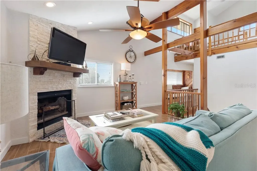 17601 1st Street E Redington Shores FL 33708