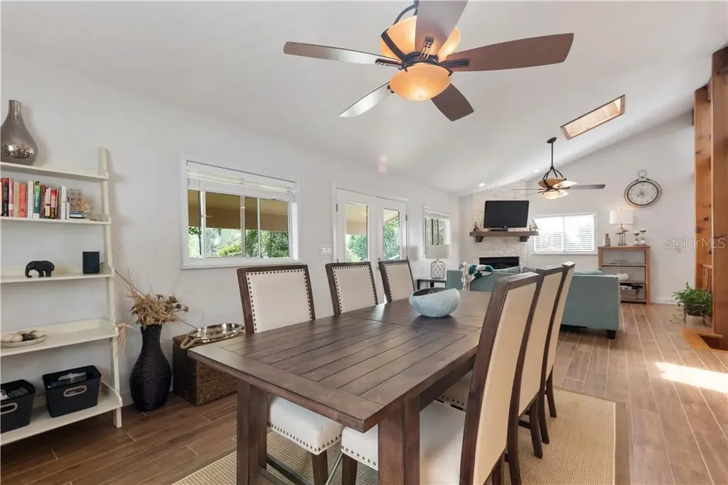 17601 1st Street E Redington Shores FL 33708