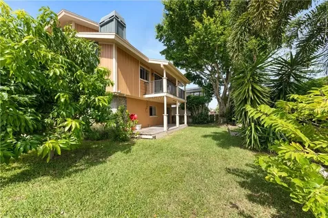 17601 1st Street E Redington Shores FL 33708