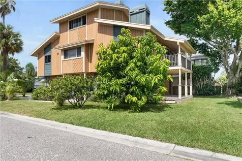 17601 1st Street E Redington Shores FL 33708