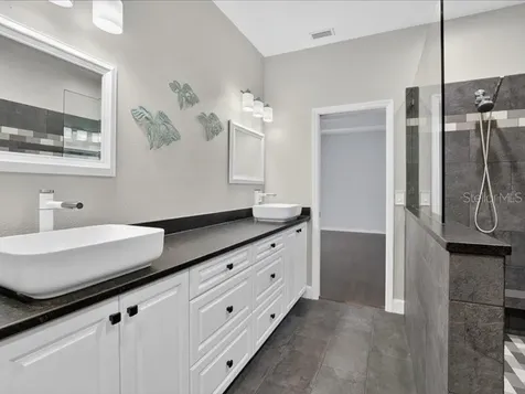 5513 Golden Isles Drive Apollo Beach FL 33572