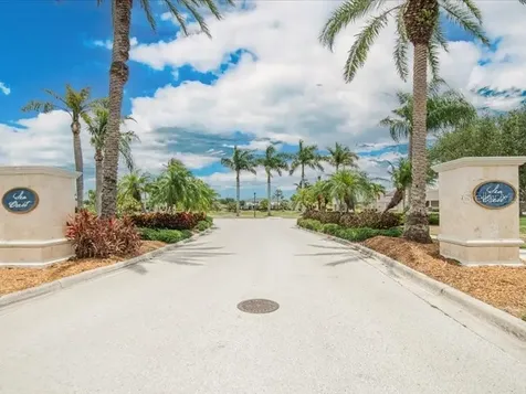 5513 Golden Isles Drive Apollo Beach FL 33572