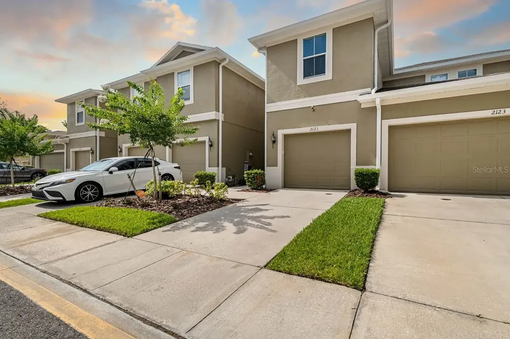2121 Broadway View Avenue Brandon FL 33510