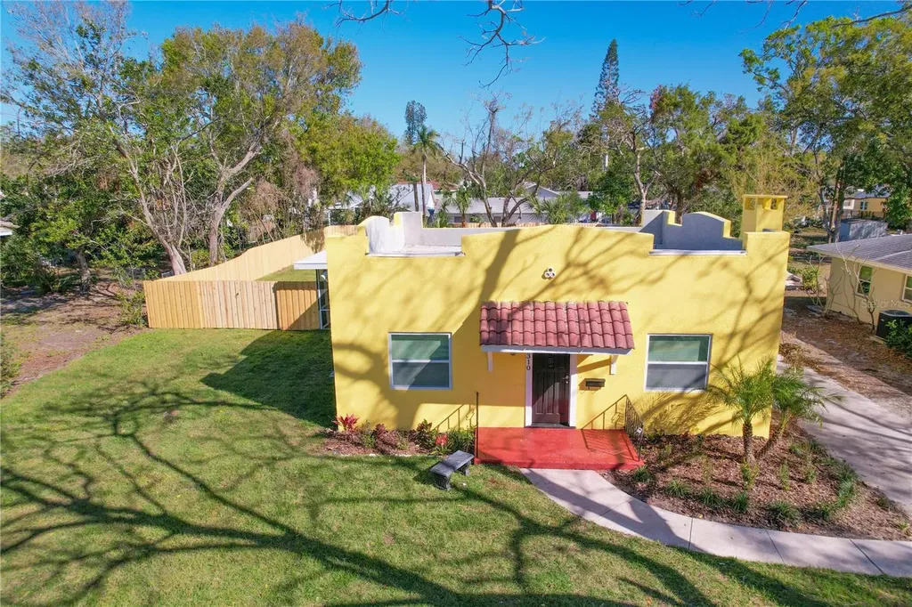 2310 13th Avenue W Bradenton FL 34205