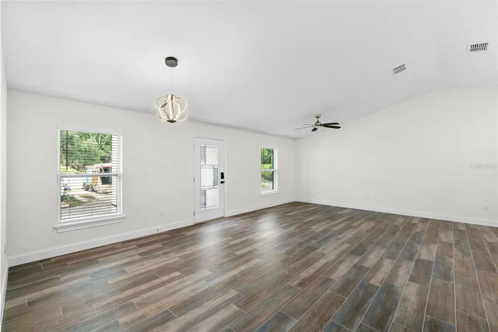 5160 80th Way N St Petersburg FL 33709