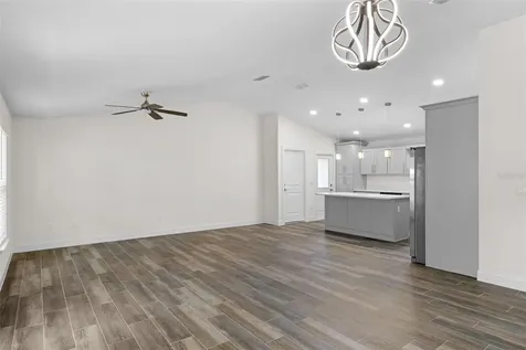 5160 80th Way N St Petersburg FL 33709