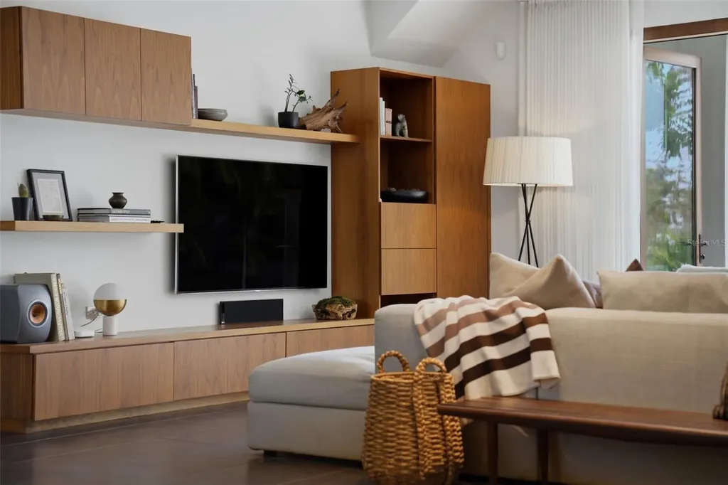 541 S Washington Drive Sarasota FL 34236