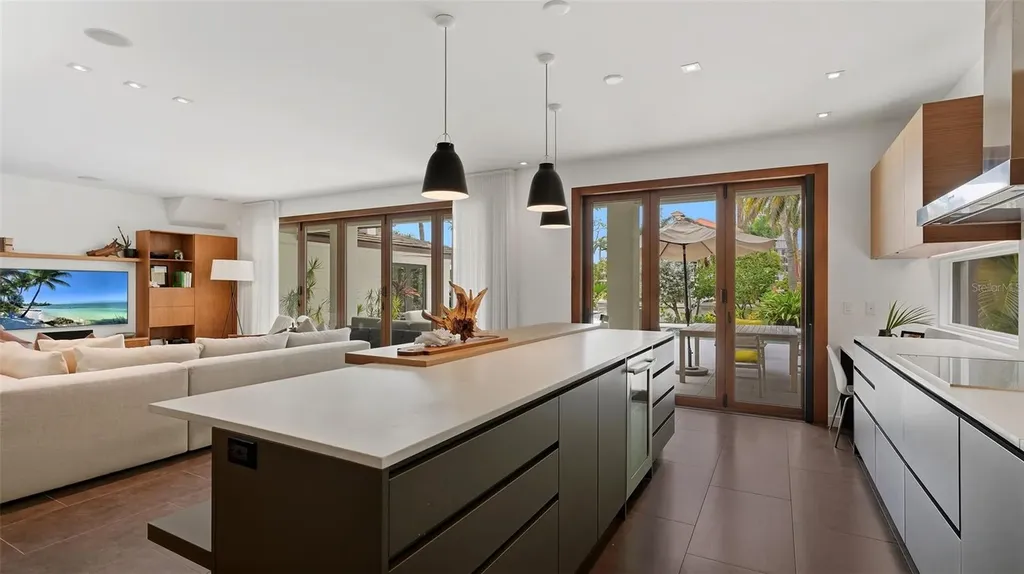 541 S Washington Drive Sarasota FL 34236