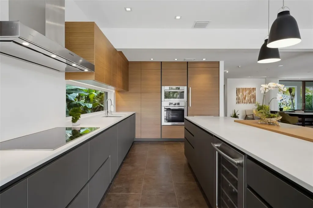 541 S Washington Drive Sarasota FL 34236