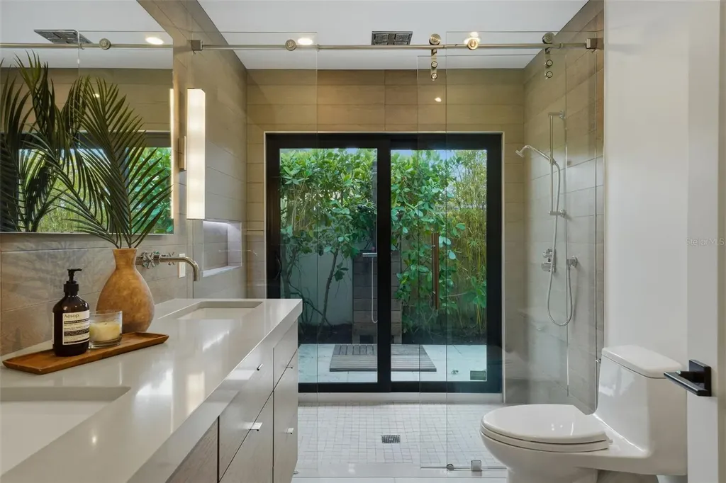 541 S Washington Drive Sarasota FL 34236