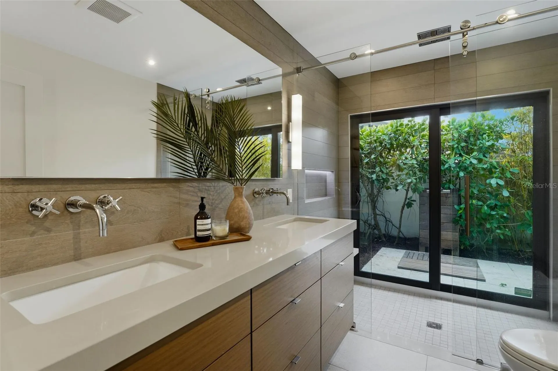 541 S Washington Drive Sarasota FL 34236