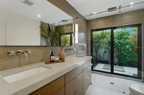 541 S Washington Drive Sarasota FL 34236