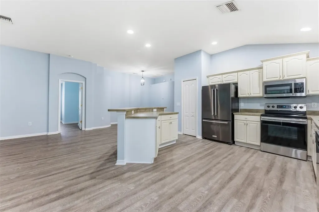 6125 Gannetwood Place Lithia FL 33547