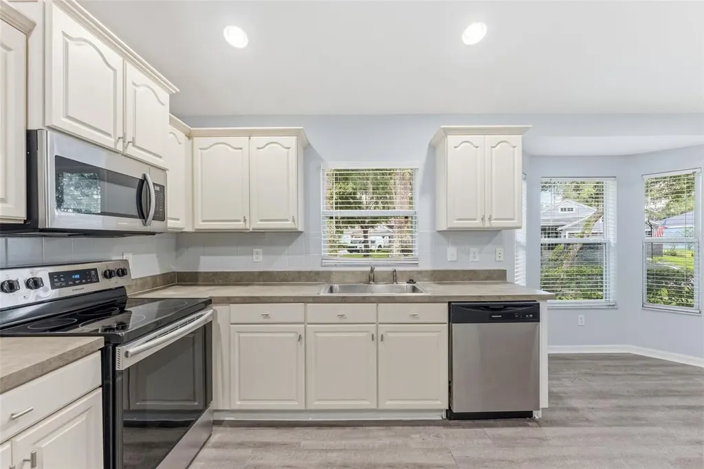 6125 Gannetwood Place Lithia FL 33547