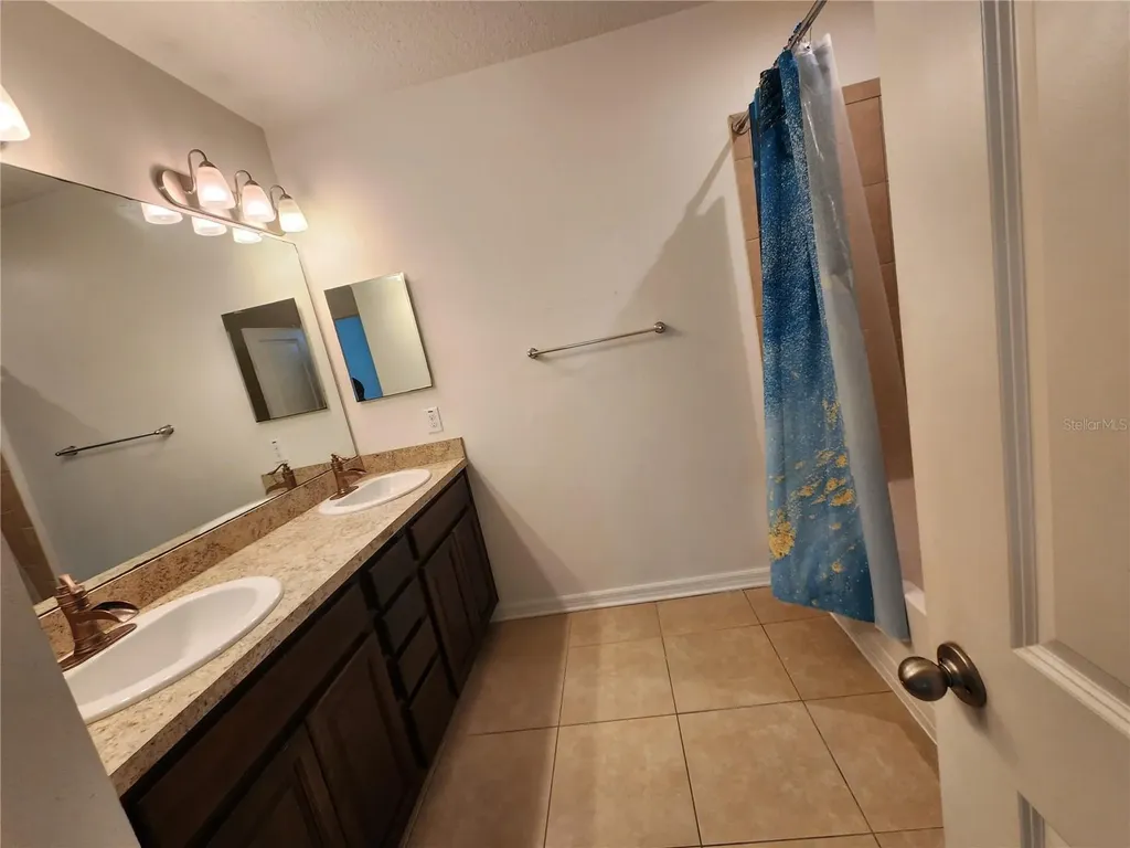 1112 Hillhurst Drive Wesley Chapel FL 33543