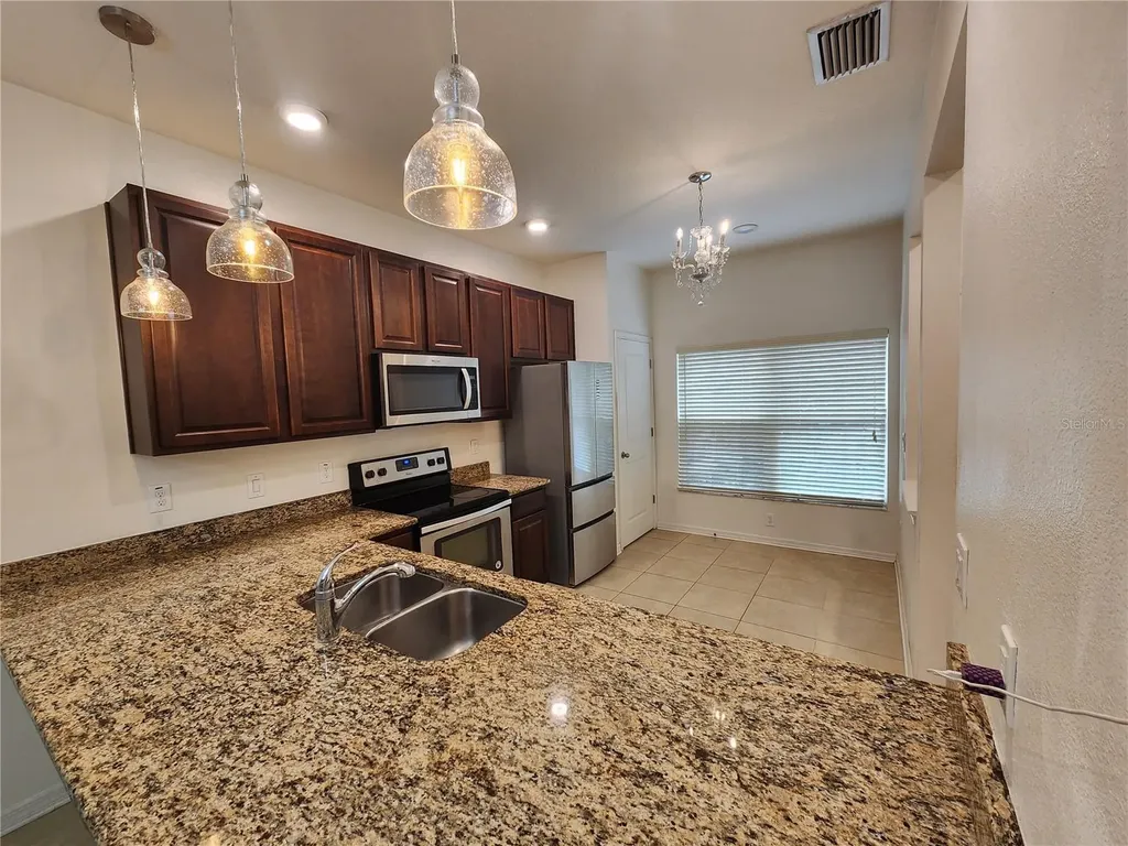 1112 Hillhurst Drive Wesley Chapel FL 33543