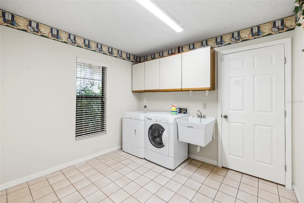 2555 Mason Oaks Drive Valrico FL 33596