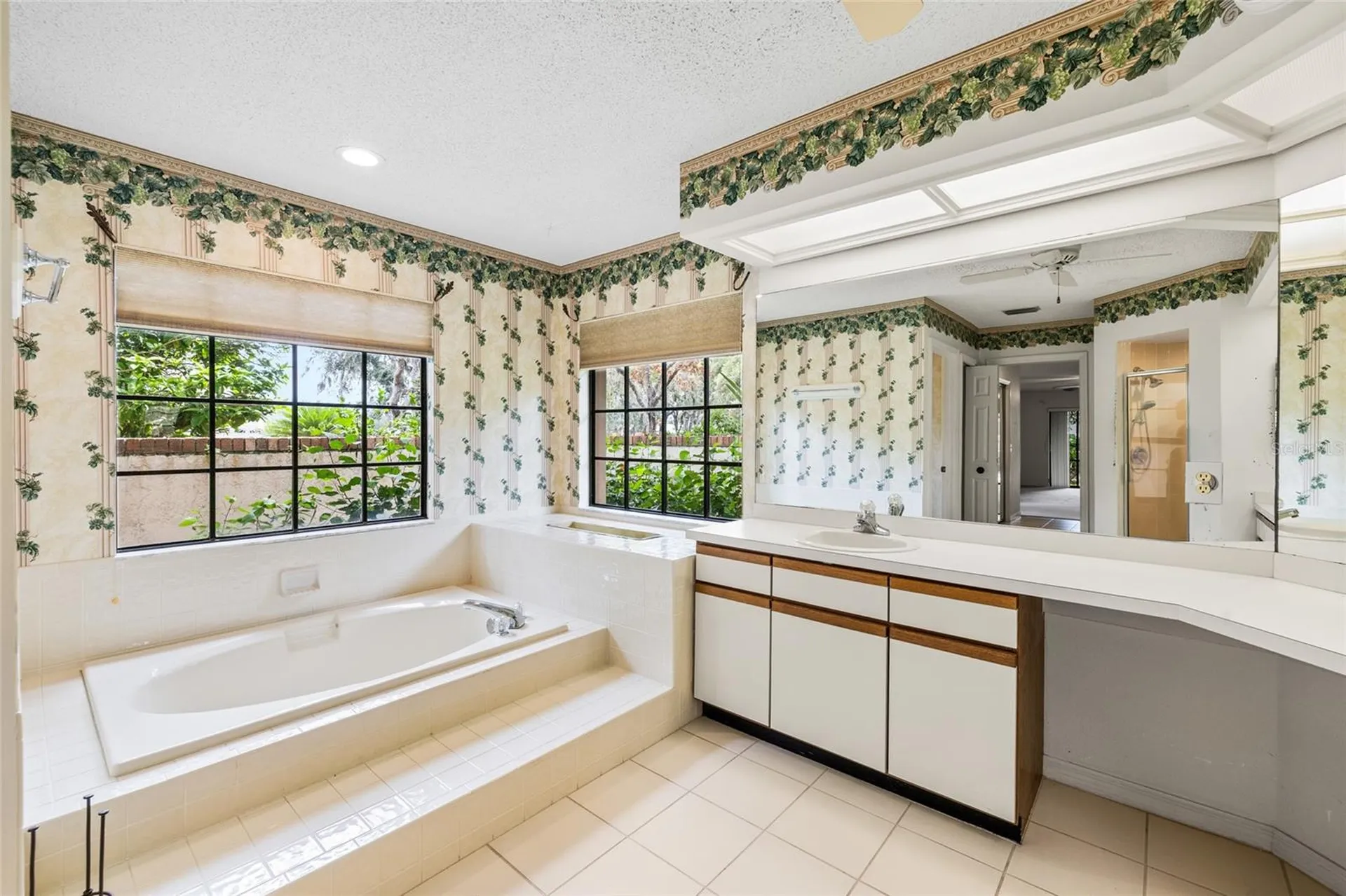 2555 Mason Oaks Drive Valrico FL 33596