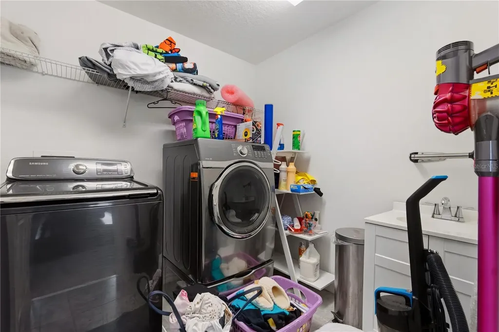 238 Granada Avenue Davenport FL 33837
