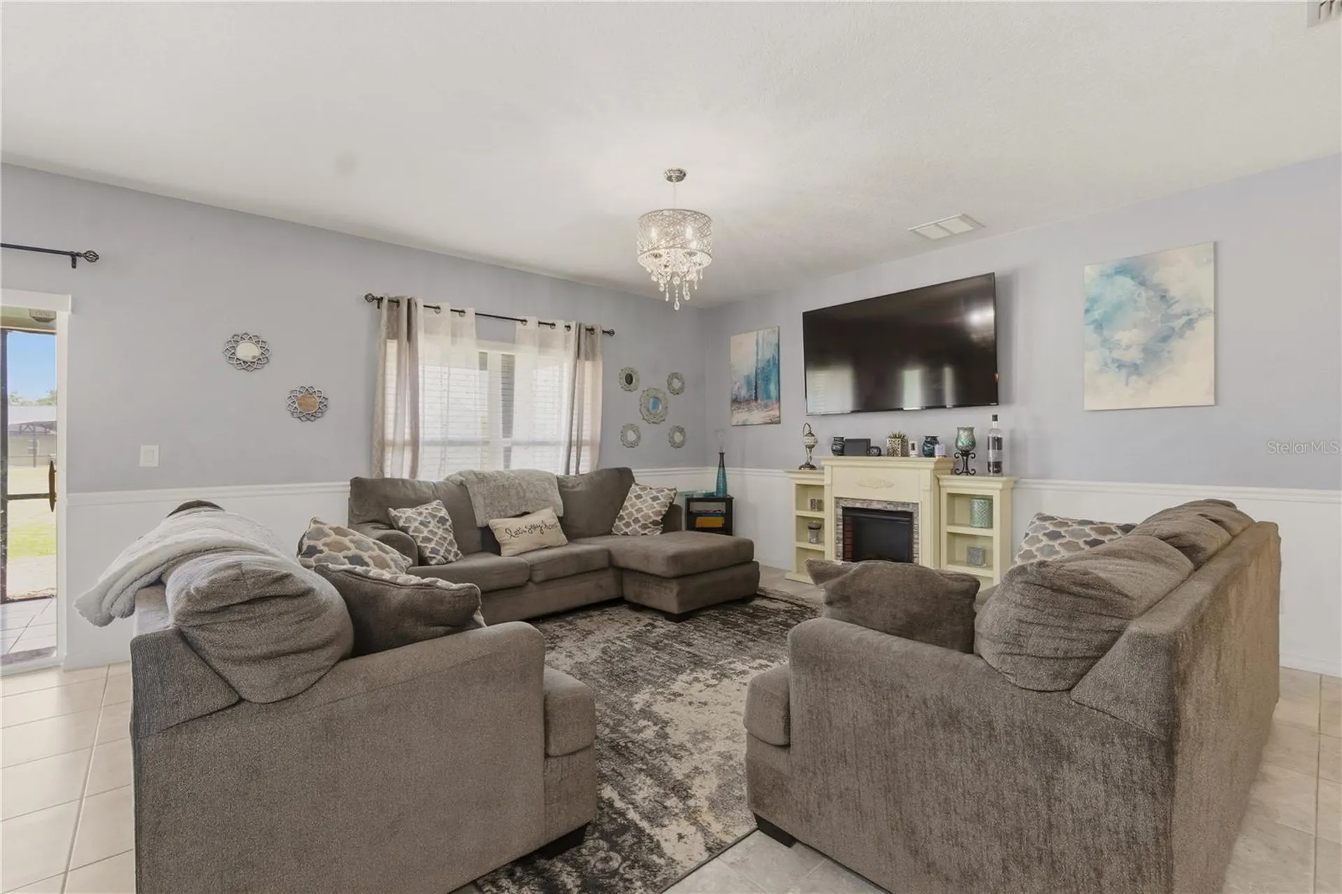 238 Granada Avenue Davenport FL 33837