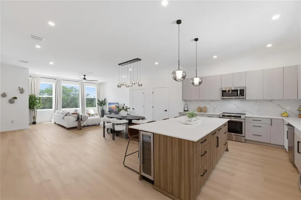 2104 4th Street S St Petersburg FL 33705