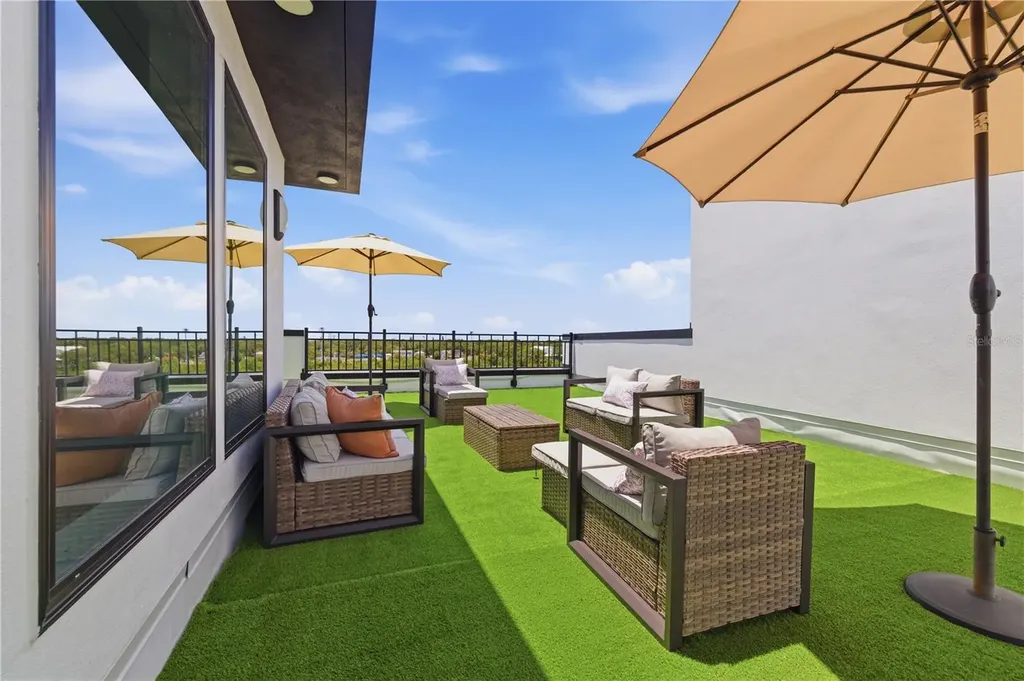 2104 4th Street S St Petersburg FL 33705