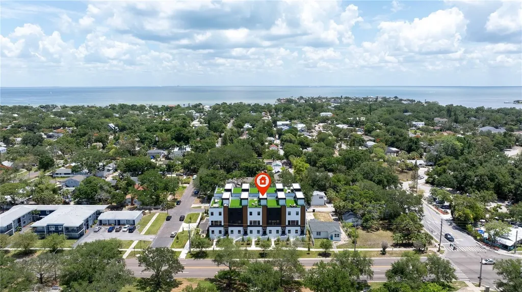 2104 4th Street S St Petersburg FL 33705