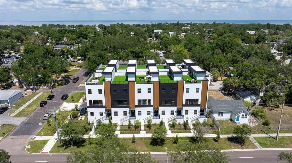 2104 4th Street S St Petersburg FL 33705