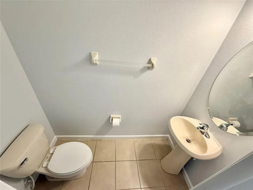823 Pine Pointe Lane Orlando FL 32828