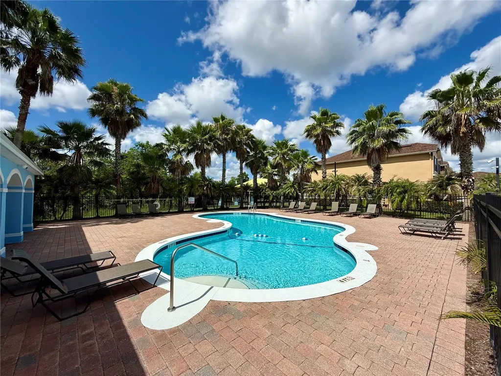 823 Pine Pointe Lane Orlando FL 32828