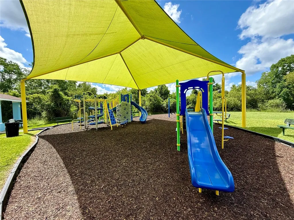 823 Pine Pointe Lane Orlando FL 32828